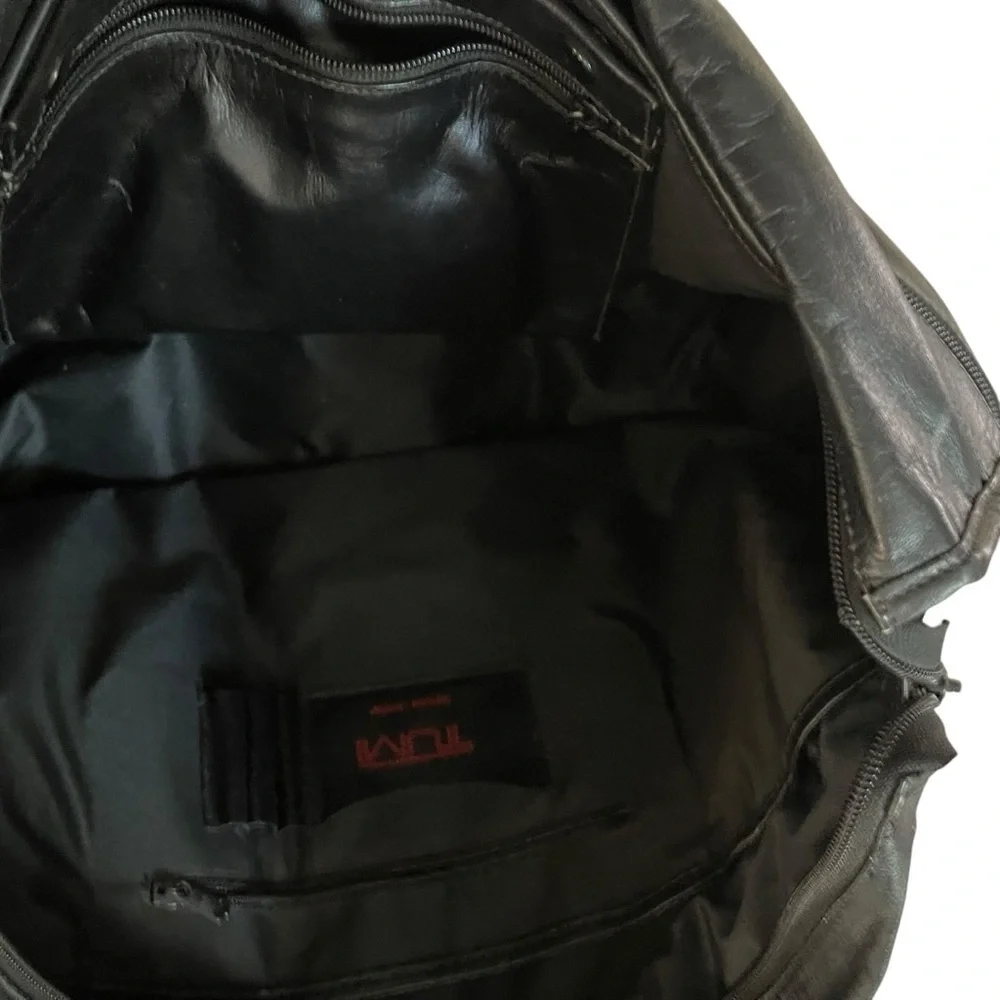 Tumi Black Leather Men's Travel Bag